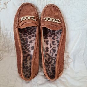 Vionic Suede Leather loafer, Mesa, brown, gold chain accent, 8W, Arch support